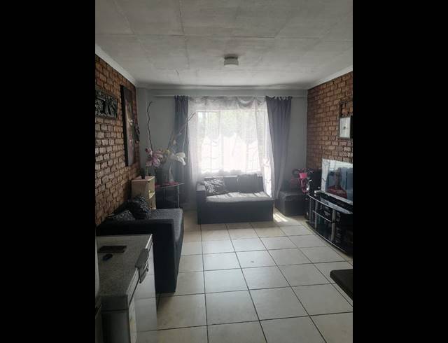 2 BEDROOM APARTMENT FOR SALE IN PRETORIA WEST